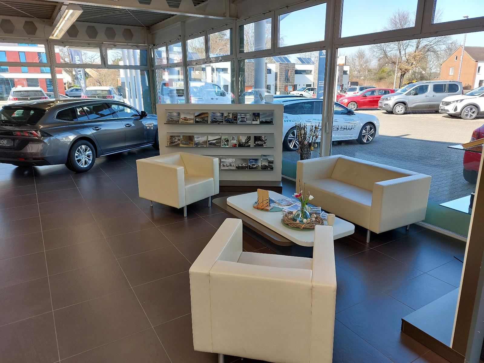 showroom-image-top