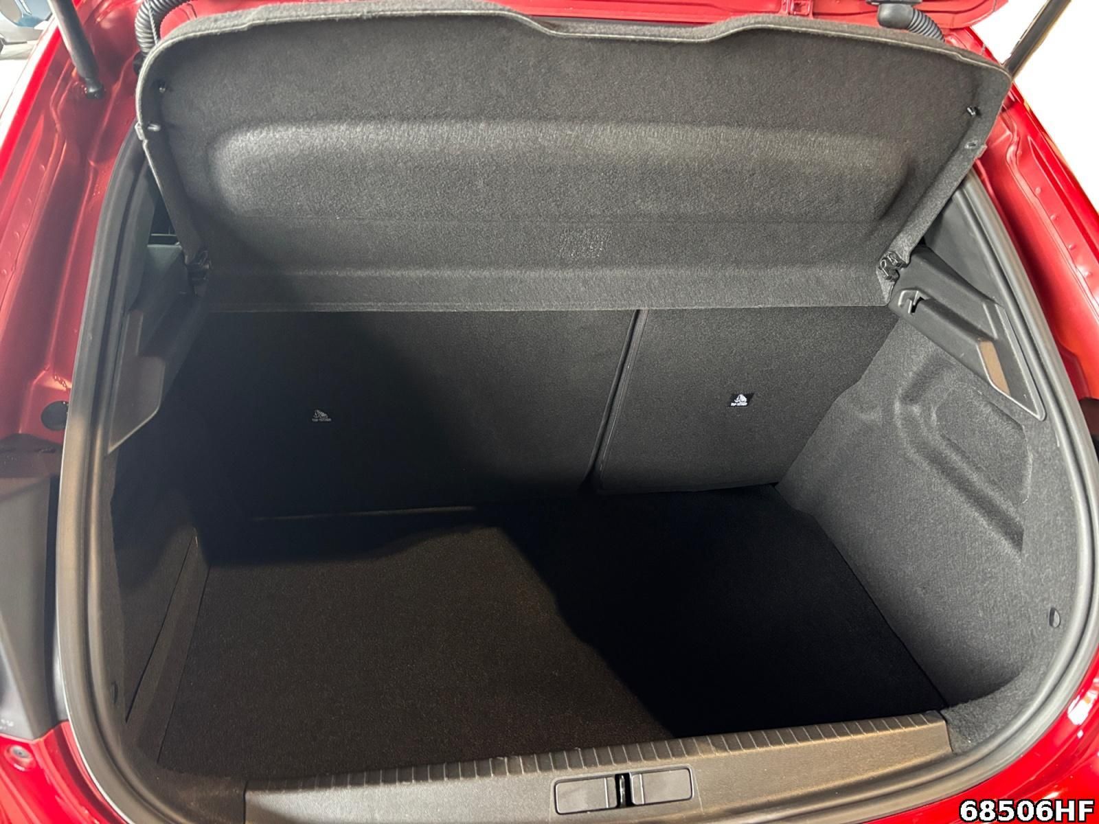 Fahrzeugabbildung Peugeot 208 Allure +SHZ+ALLWETTER+CARPLAY+LED+KEYLESS+