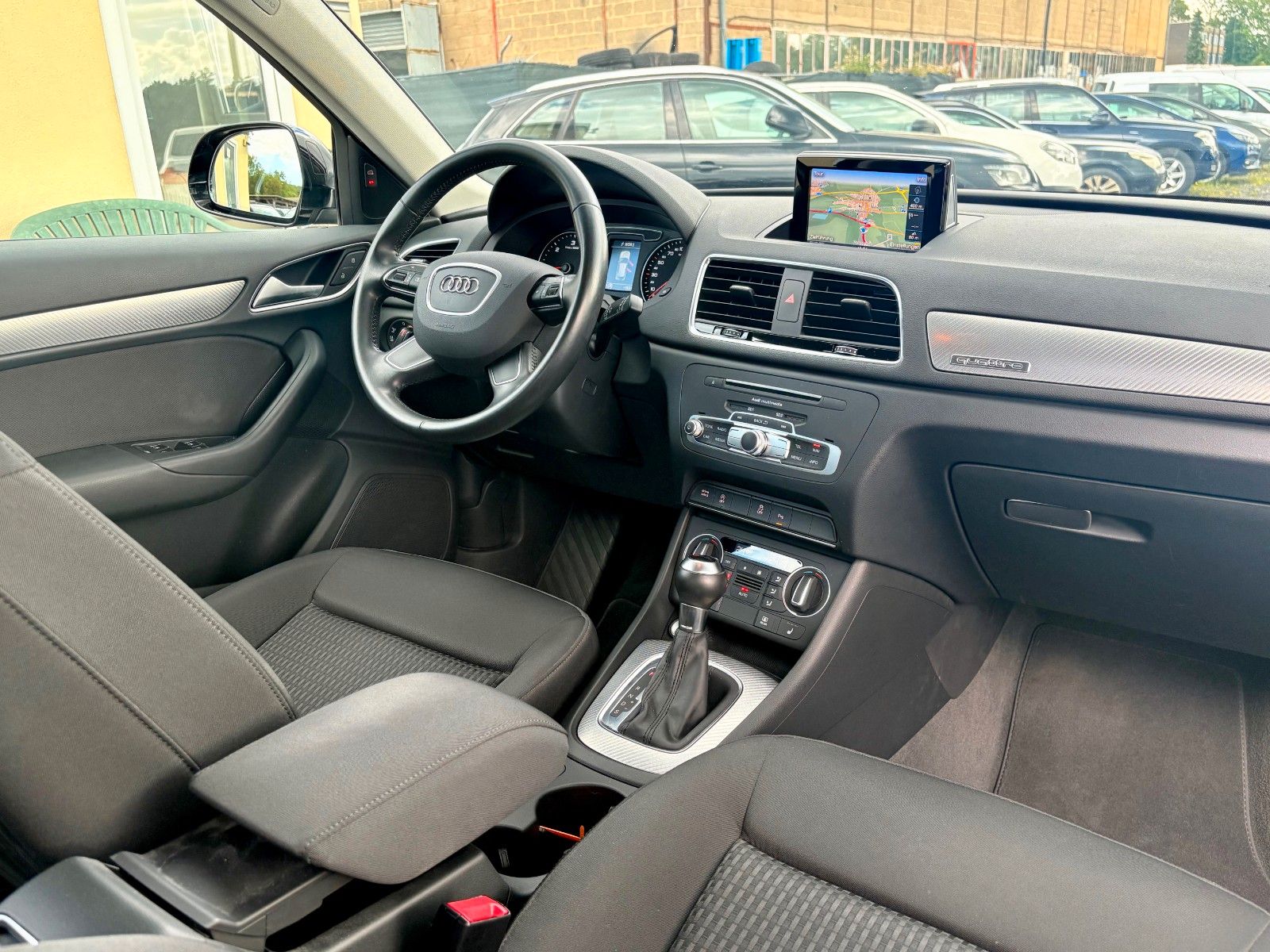 Fahrzeugabbildung Audi Q3 design quattro 2.0 TDI S-tronic Navi LED SHZ