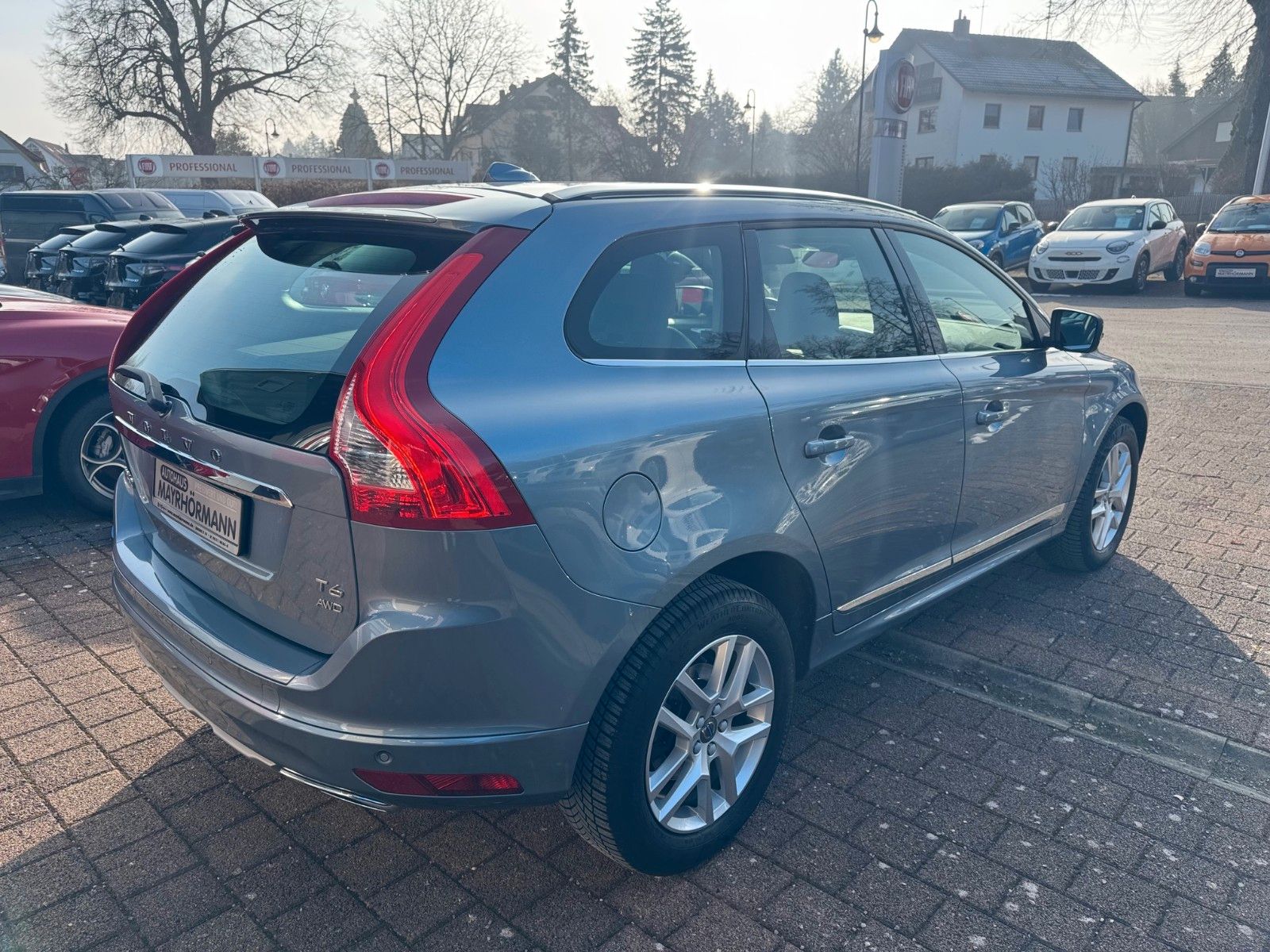 Fahrzeugabbildung Volvo XC60 Summum AWD 306PS NAVI LEDER SITZHZG AUTOM.
