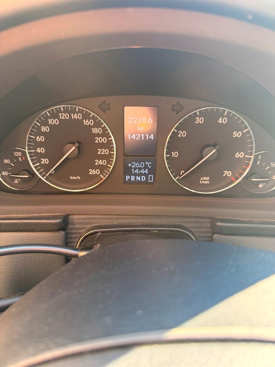 Mercedes-Benz C180 2006 — photo 8