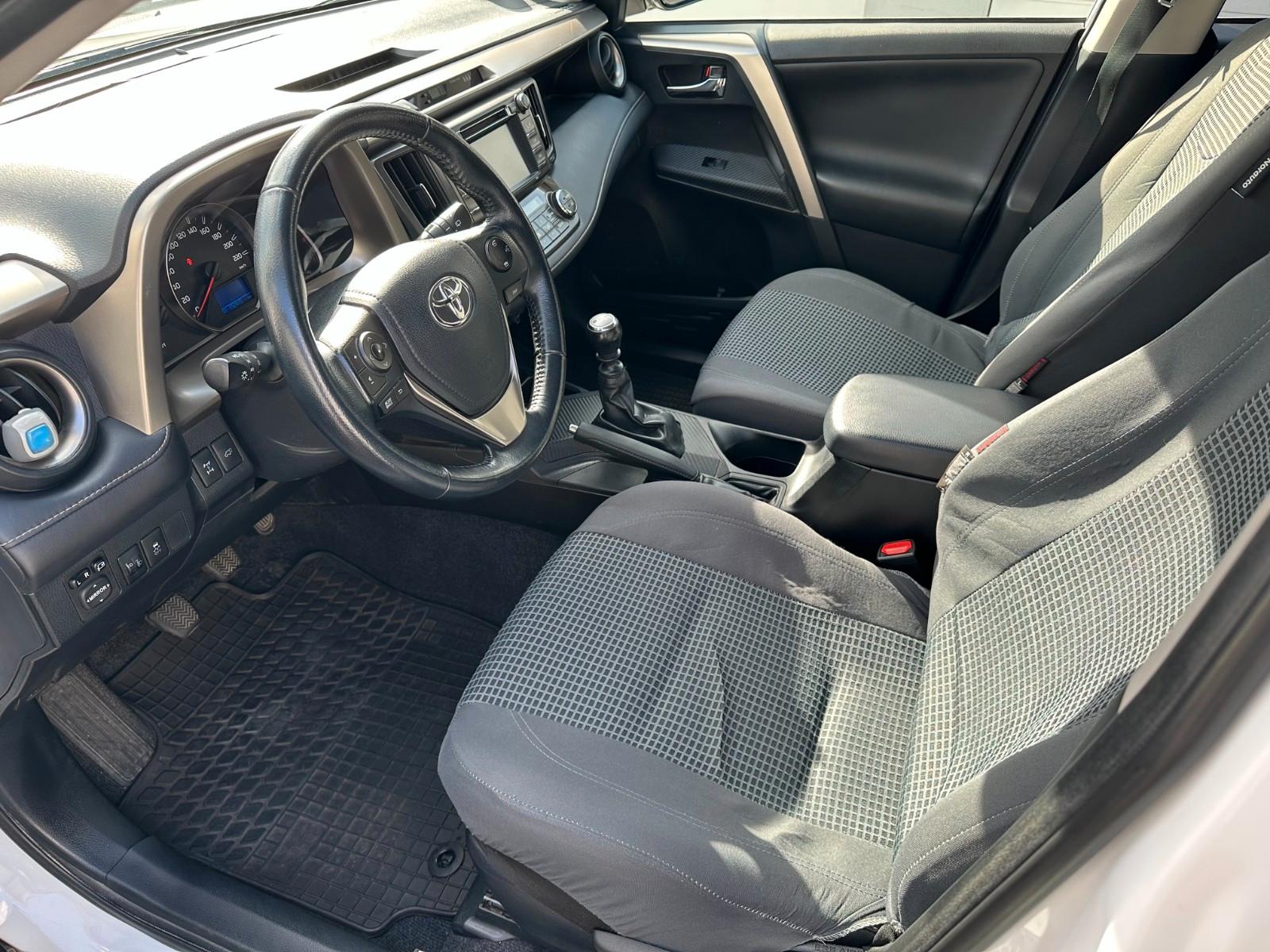 TOYOTA RAV4 - 2.0D -  4X4 - ATTELAGE - 124 CV -BVM
