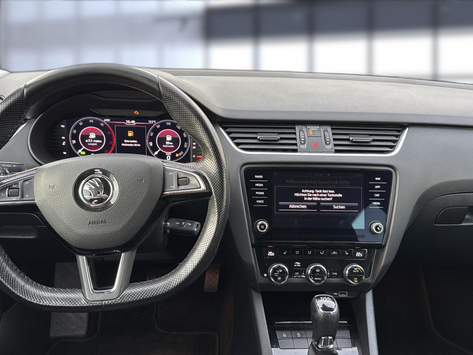 Fahrzeugabbildung SKODA Octavia Combi Style / AHK / unfallfrei / Top !!