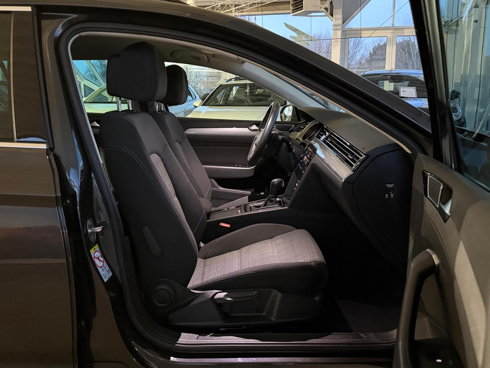 Volkswagen Passat Passat*Variant*2.0 TDI*DSG*R-Line*AHK*CAM*LED*LM, миниатюра 25