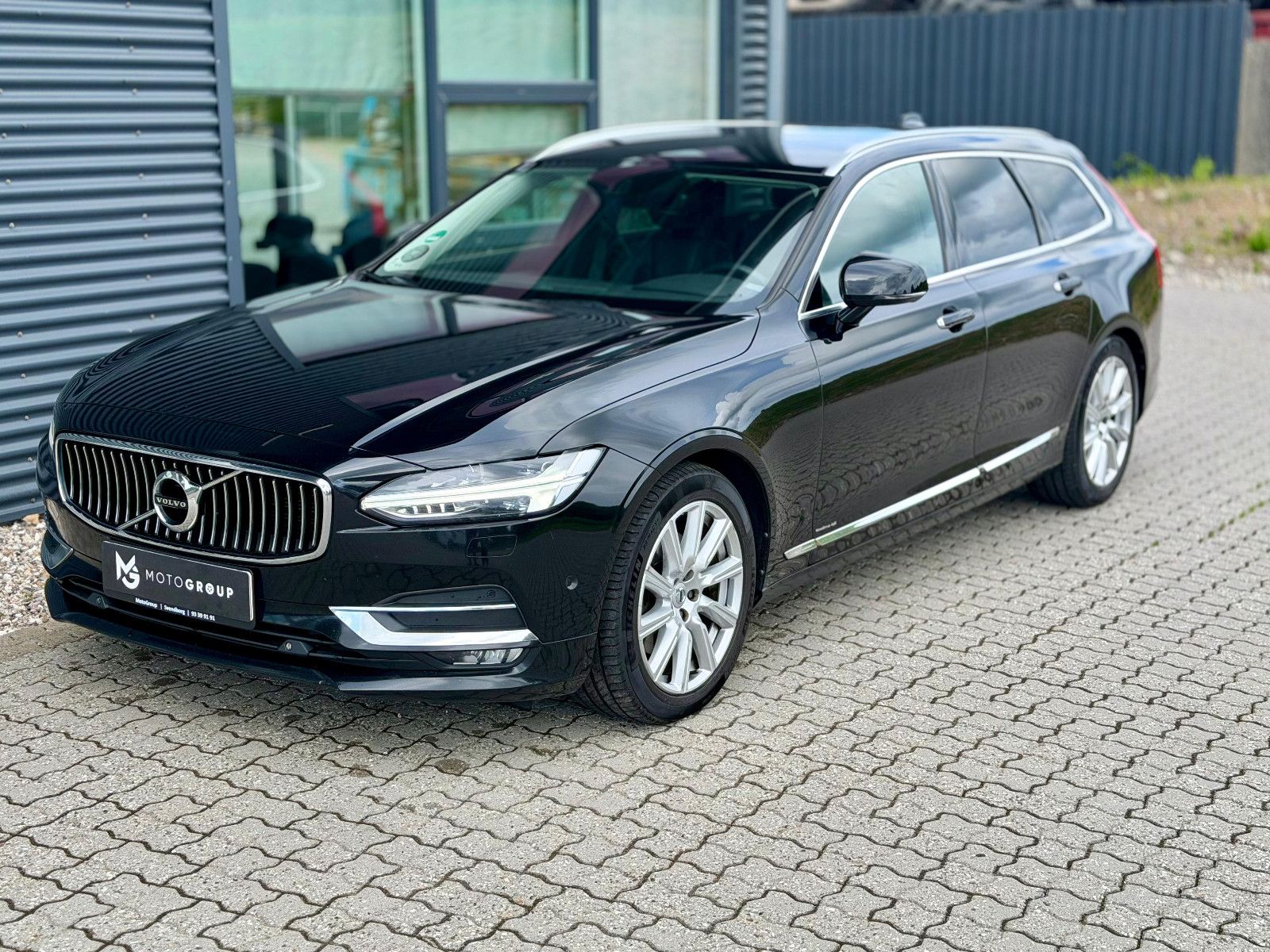 VOLVO V90