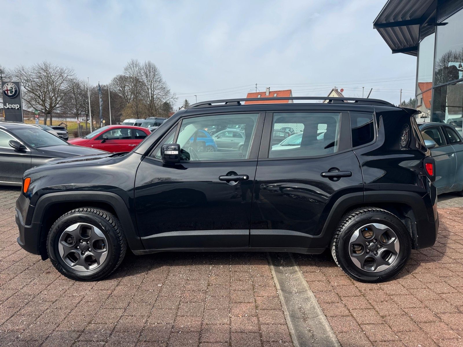 Fahrzeugabbildung Jeep Renegade Night Eagle Diesel FWD 2-Zonen Klima