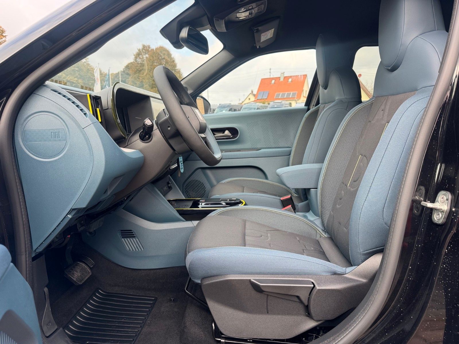 Fahrzeugabbildung Fiat Grande Panda 100 PS Automatik Icon Navi Kamera