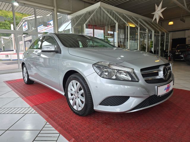 Mercedes-Benz A 200 BlueEfficiency+NAVI+AHK+KLIMA+SHZ