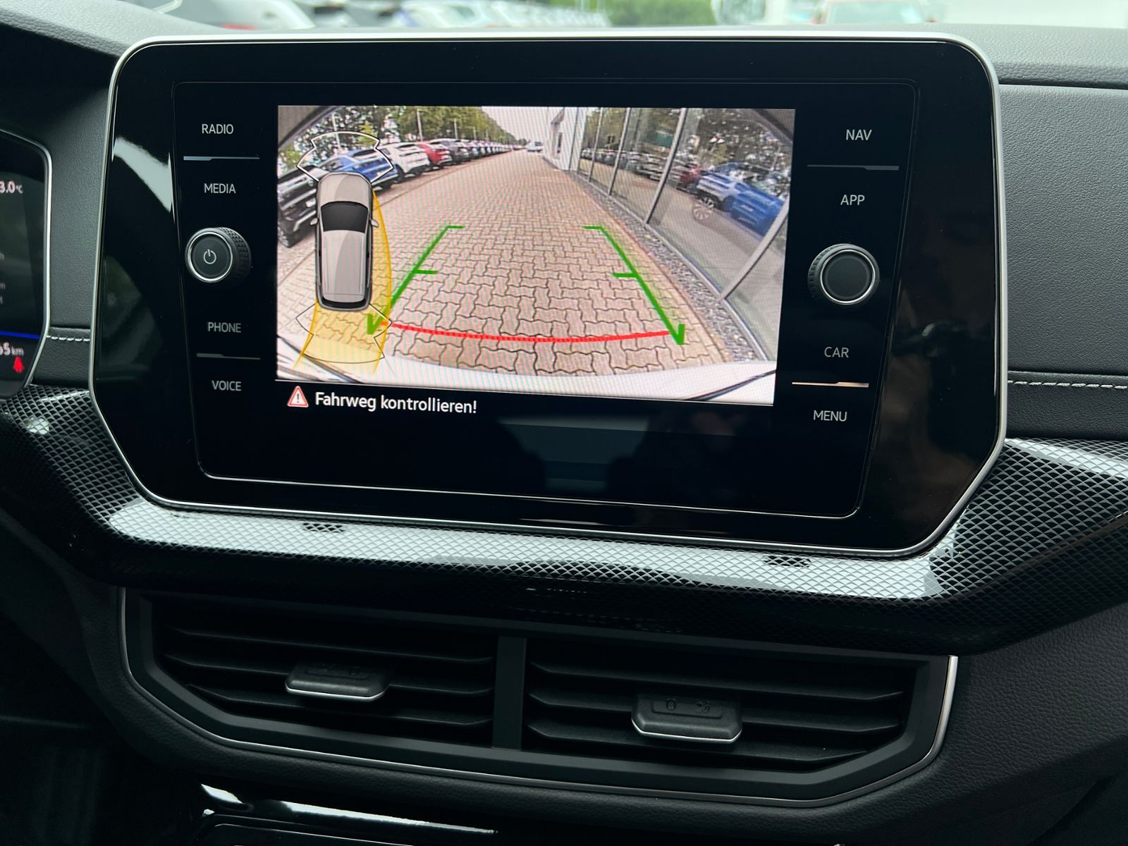 Fahrzeugabbildung Volkswagen T-Cross R-Line 1.5 TSI DSG *BlackStyle,AHK,IQ Li