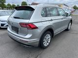 Volkswagen Tiguan 2.0 TSI 4Motion R-Line LED/360/Pano/HUD - Volkswagen Tiguan mit Benzin-Antrieb