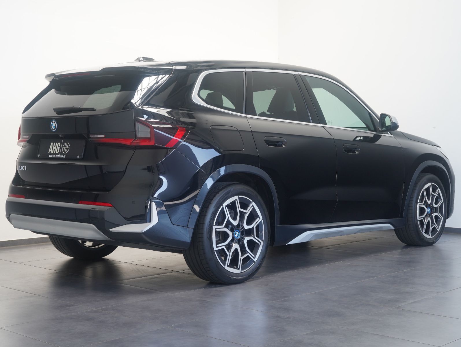 BMW iX1 30 xDrive xLine LED/PANORAMA/HEAD-UP/SOH foto 4