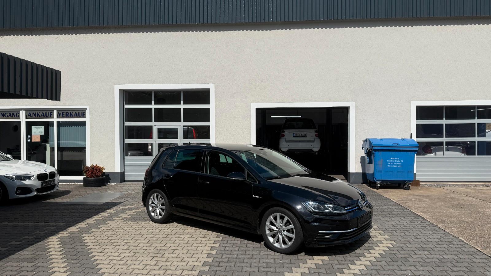 Volkswagen Golf VII IQ.Drive ACC AppleCar Standheiz LED Kam