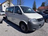 Volkswagen T5 2.5TDI Lang 8 Sitze 1 Hand AHK - Volkswagen T5 Kombi: 8 Sitzer