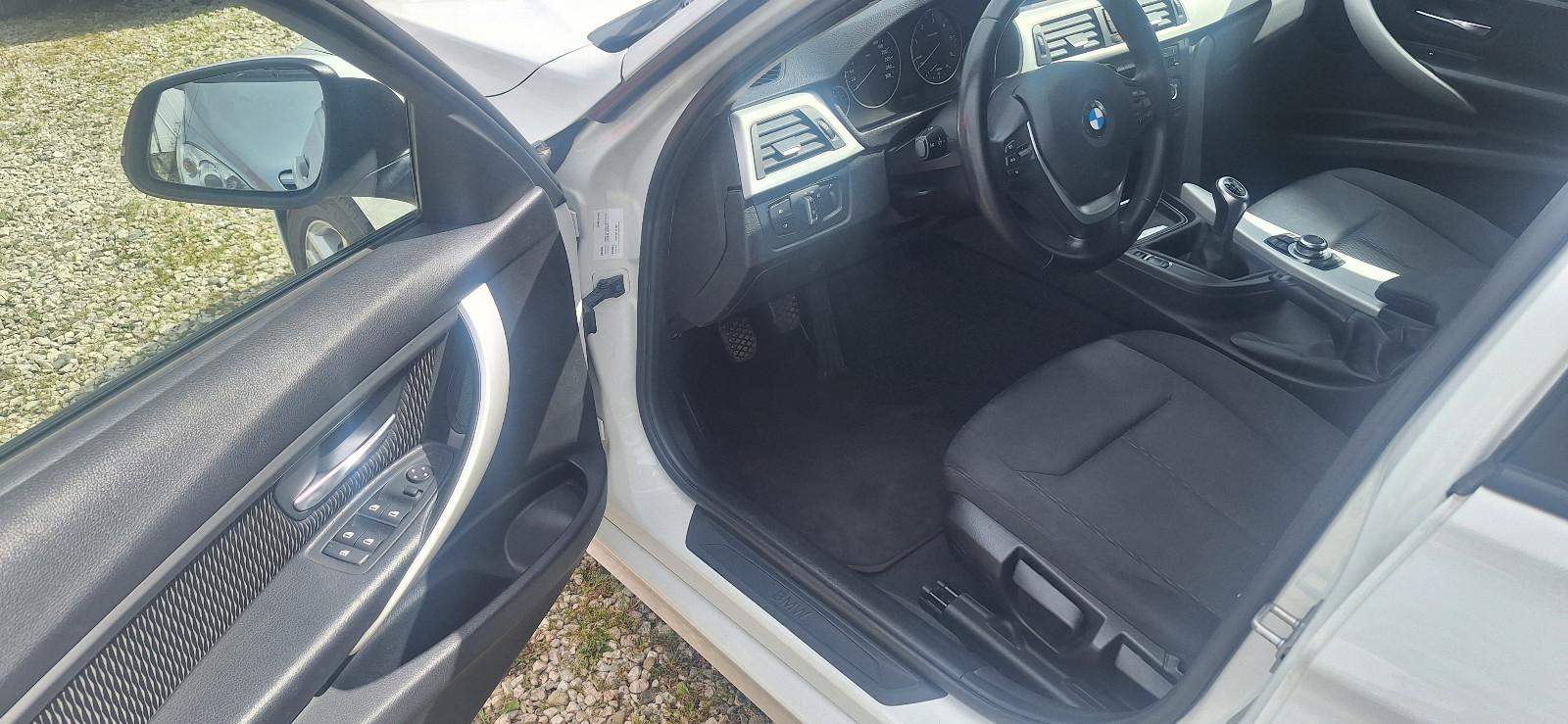 BMW 318 2012 — photo 9