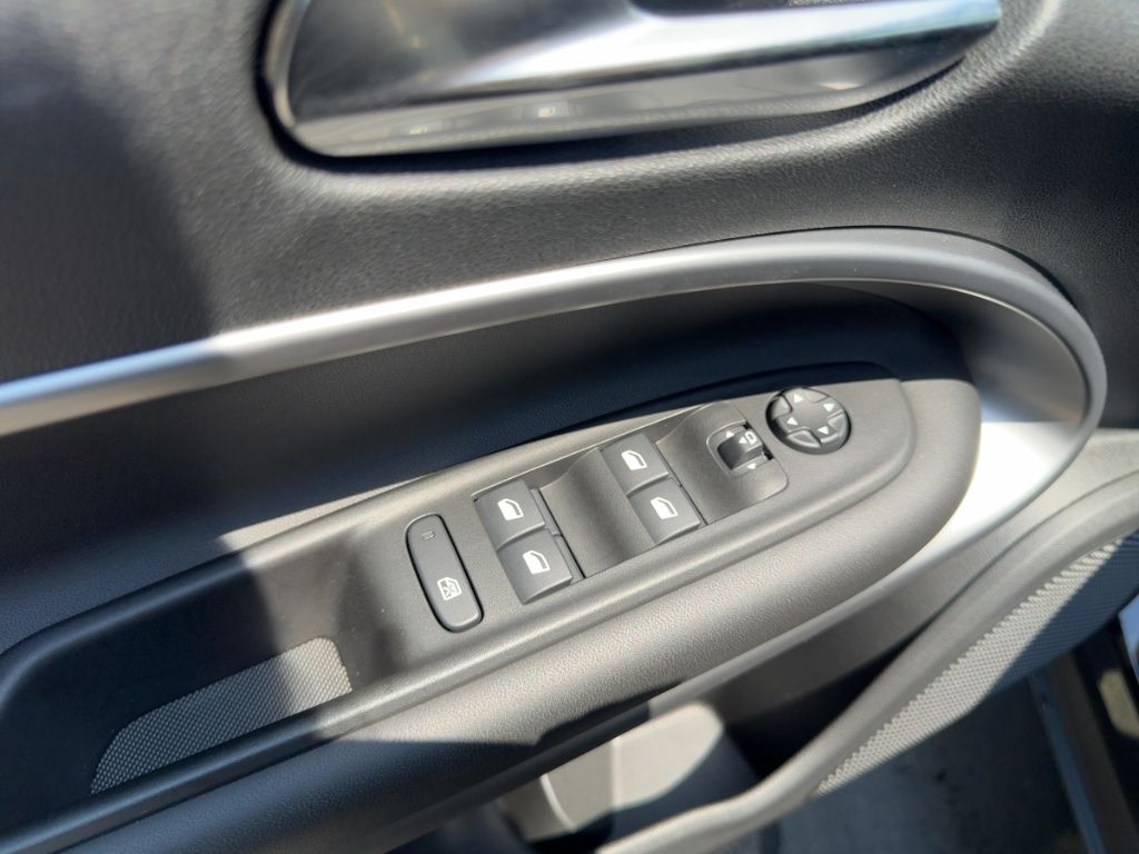 Fahrzeugabbildung Jeep Avenger Altitude  NAVI  RÜCKFAHRK.  KLIMAAUTOM.
