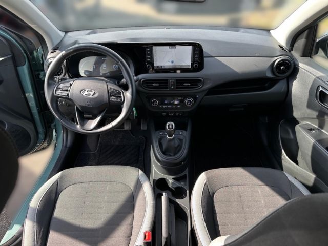 Fahrzeugabbildung Hyundai i10 Trend Navi Apple CarPlay Android Auto Klimaa