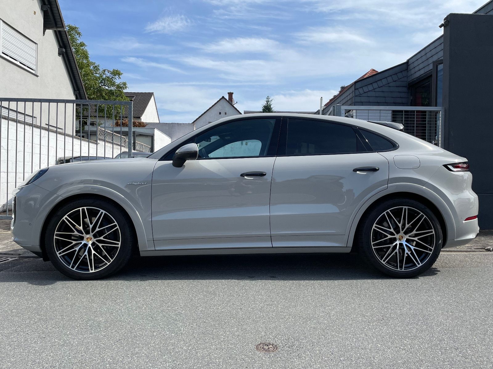 Fahrzeugabbildung Porsche Cayenne E-Hybrid Coupé |SportDesign|ACC|3.Displ