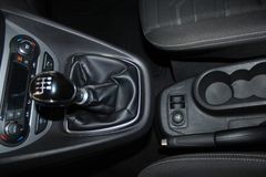 Fahrzeugabbildung Ford Tourneo Connect Titanium + AHK  WinterPaket  PDC