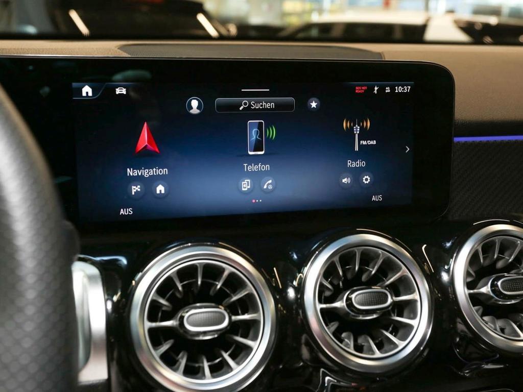 Mercedes-Benz GLB 200