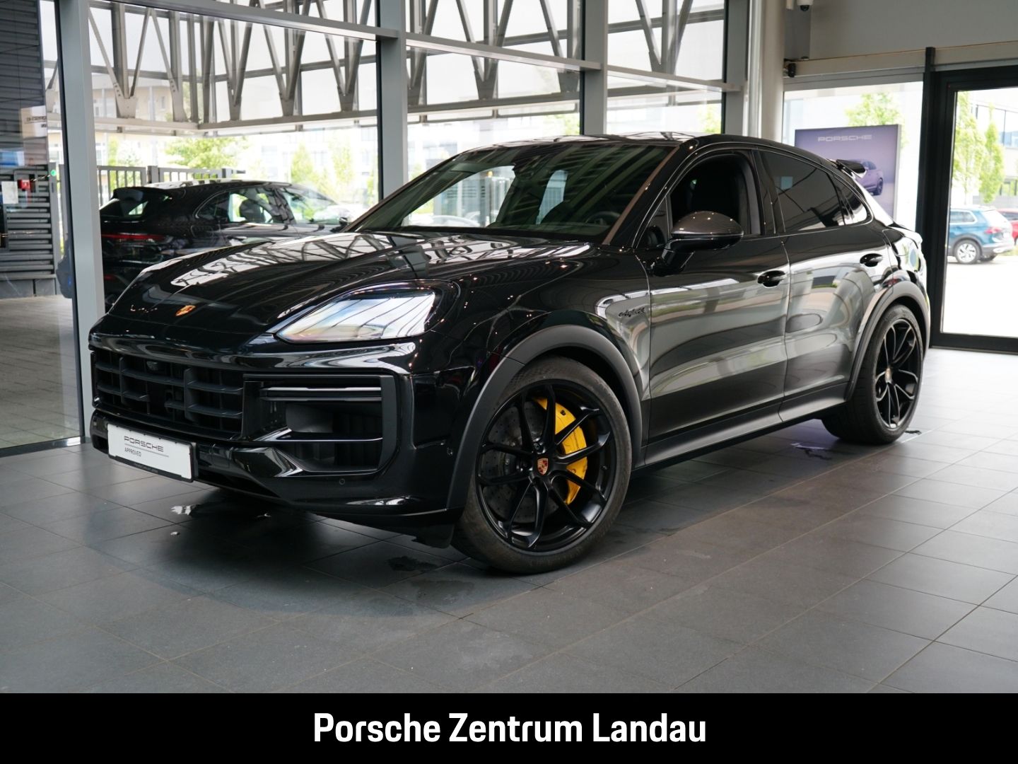 Porsche Cayenne Turbo E-Hybrid Coupe mit GT-Paket PDCC