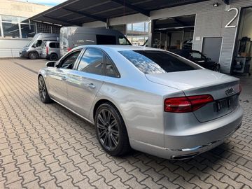 Audi A8 - 4