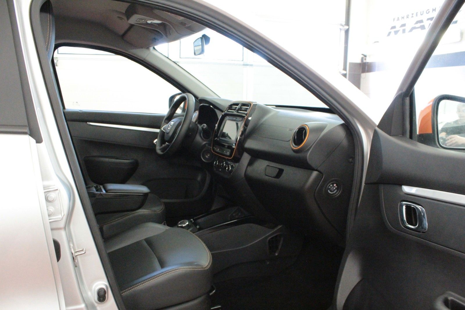 Fahrzeugabbildung Dacia Spring 45 Electric Comfort *Look Paket