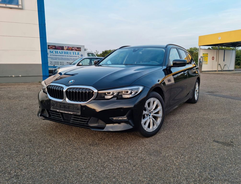 Image of BMW 320