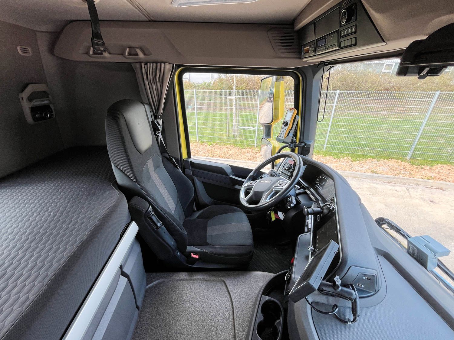 Fahrzeugabbildung DAF FAN XD 450 SL Meiller Abrollkipper