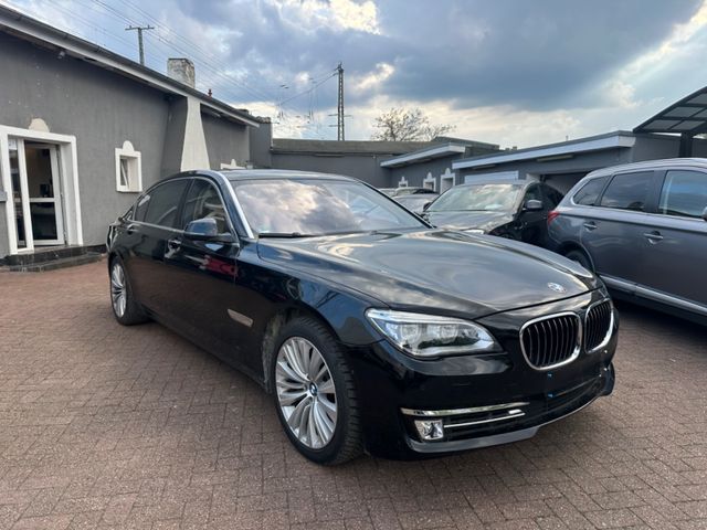 BMW 750Ld xDrive/NAVI/LED/LEDER/KAMERA/HARMAN/HEADU