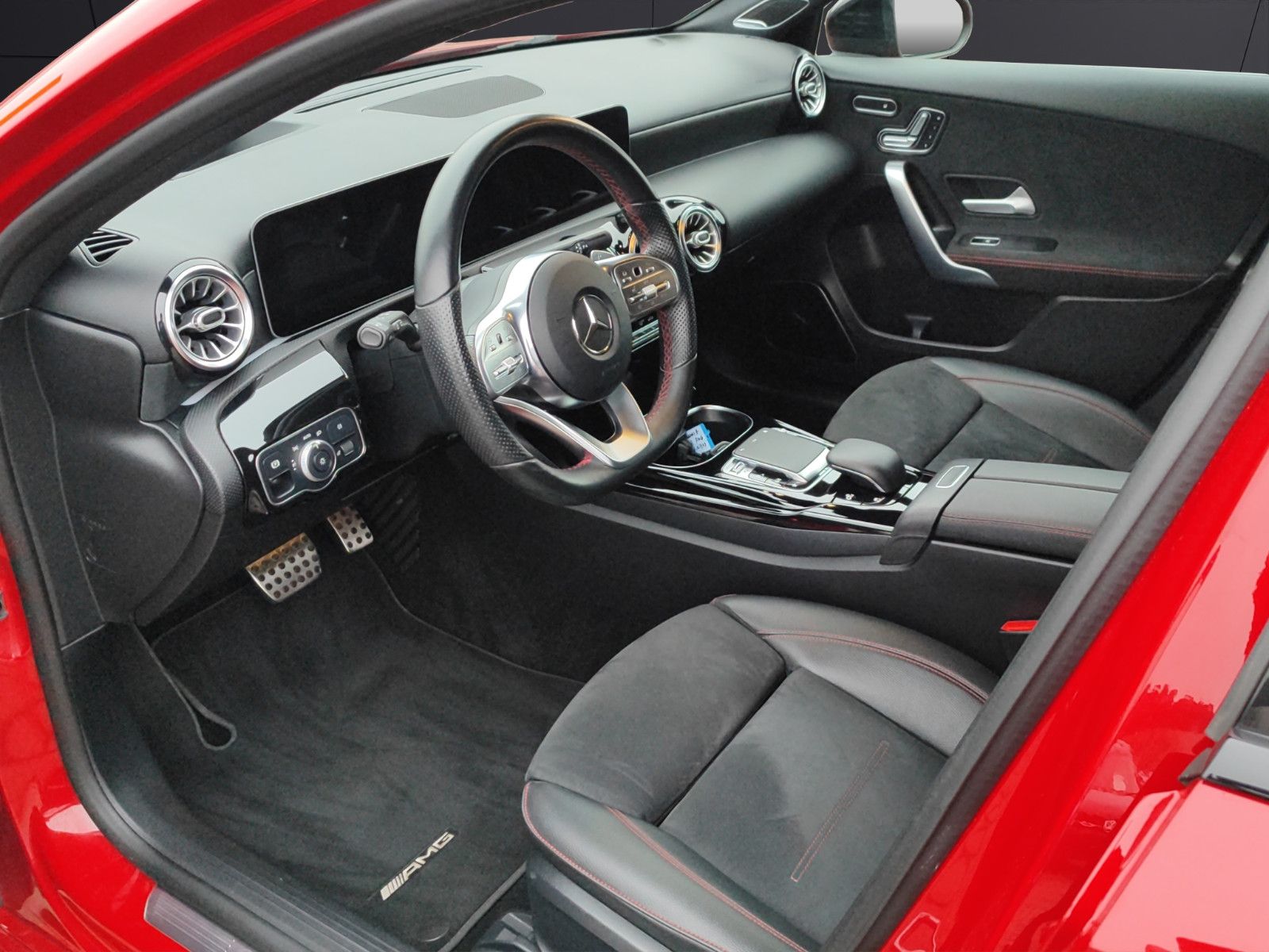 Fahrzeugabbildung Mercedes-Benz A 35 AMG 4Matic*Night*Pano*360°Cam*Burmester