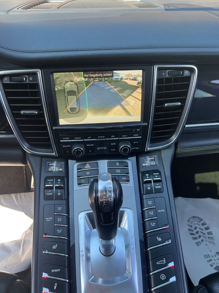 Fahrzeugabbildung Porsche Panamera Diesel * Carraraweiß * SCHIEBEDACH*