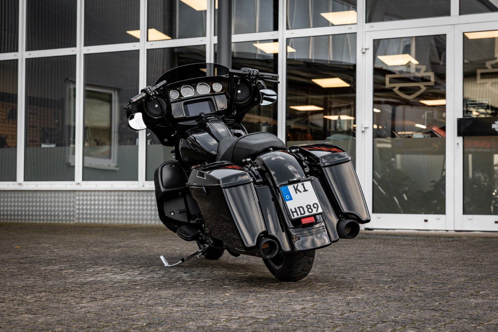 Fahrzeugabbildung Harley-Davidson STREET GLIDE SPECIAL 114 KESSTECH - LAST EDITION