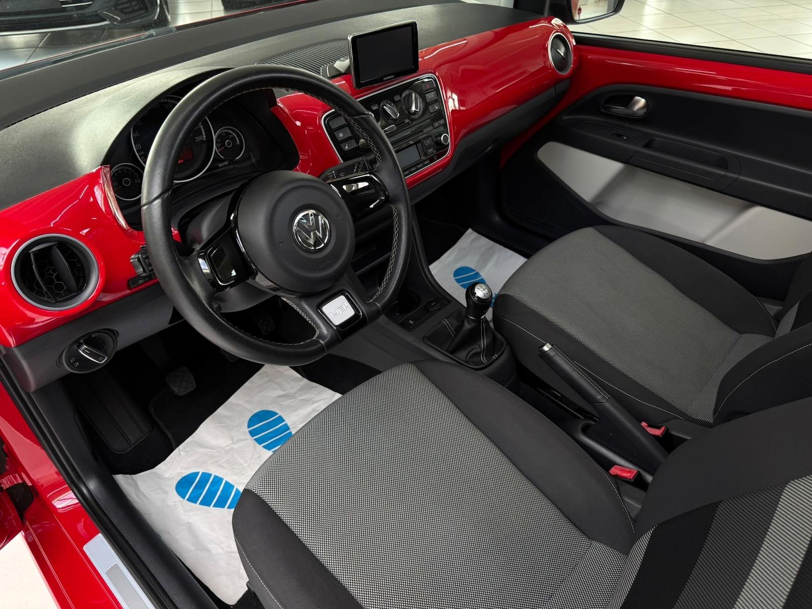 Volkswagen up! 1.0 cheer Panorama Navi Sitzheiz. PDC GRA