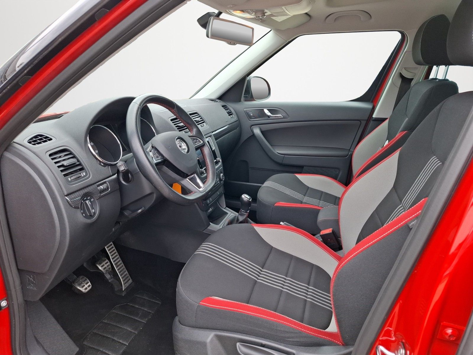 SKODA Yeti Monte Carlo 1.4 TSI KLIMA / PANORAMA / AHK - Image 9