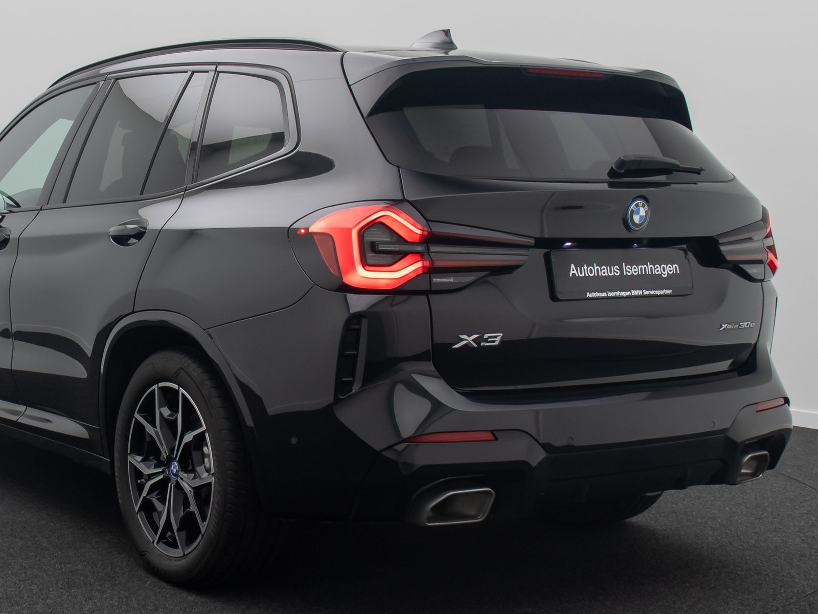 Fahrzeugabbildung BMW X3 xD30e M Sport Komfort AHK HUD DAB 360°HiFi