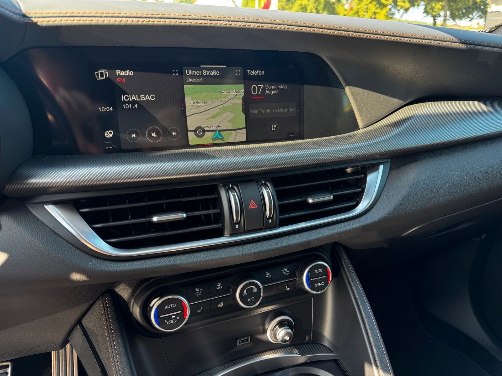 Fahrzeugabbildung Alfa Romeo Stelvio 2.0 Intensa Allrad 280PS Glasdach Navi