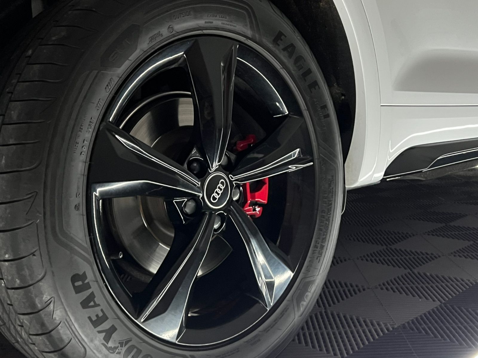 Fahrzeugabbildung Audi Q5 50 TDI Quattro S LINE/MATRIX/AHK/BLACK OPTIK