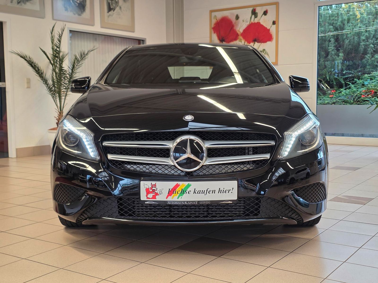 Fahrzeugabbildung Mercedes-Benz A180 Automatik /BiXenon/Navi/Teilleder/Park-As.