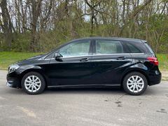 Fahrzeugabbildung Mercedes-Benz B180 Style *Navi*Sitzhzg*Allwetter*Totwinkl*LED*