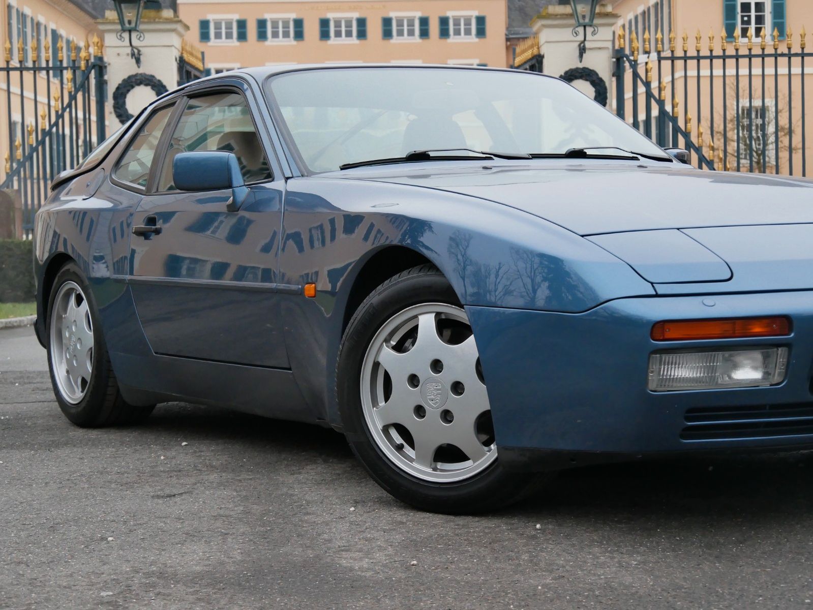 Fahrzeugabbildung Porsche 944 Turbo