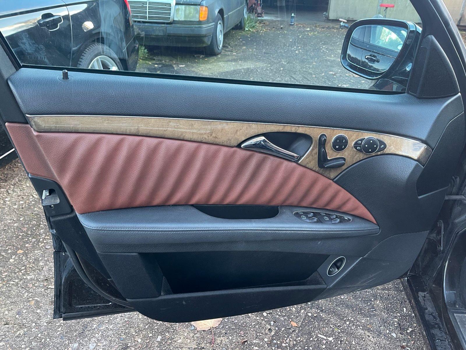 Mercedes-Benz E320 2006 — photo 8