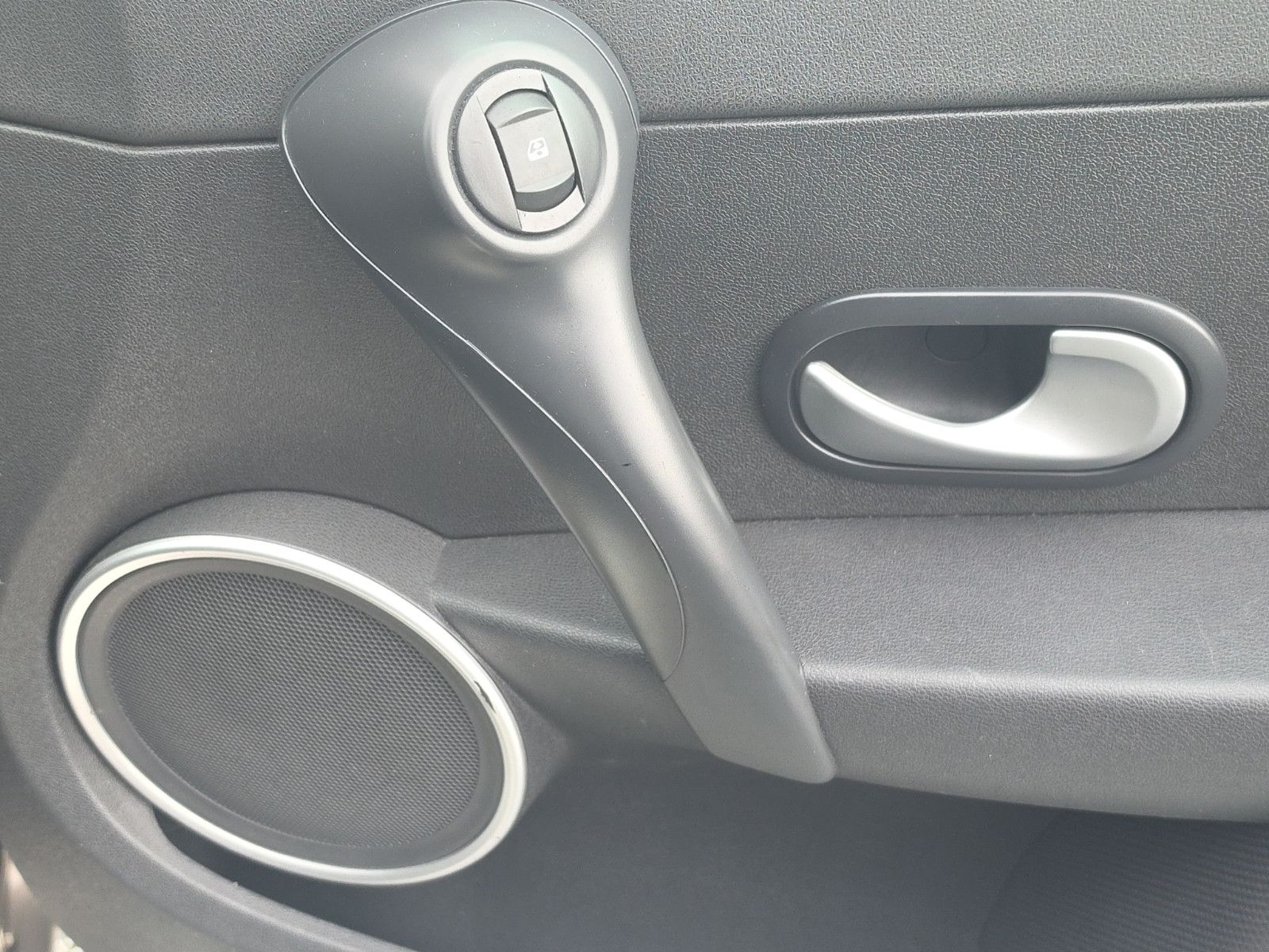 Fahrzeugabbildung Renault Clio Grandtour Edition Dynamique Tüv Service Neu
