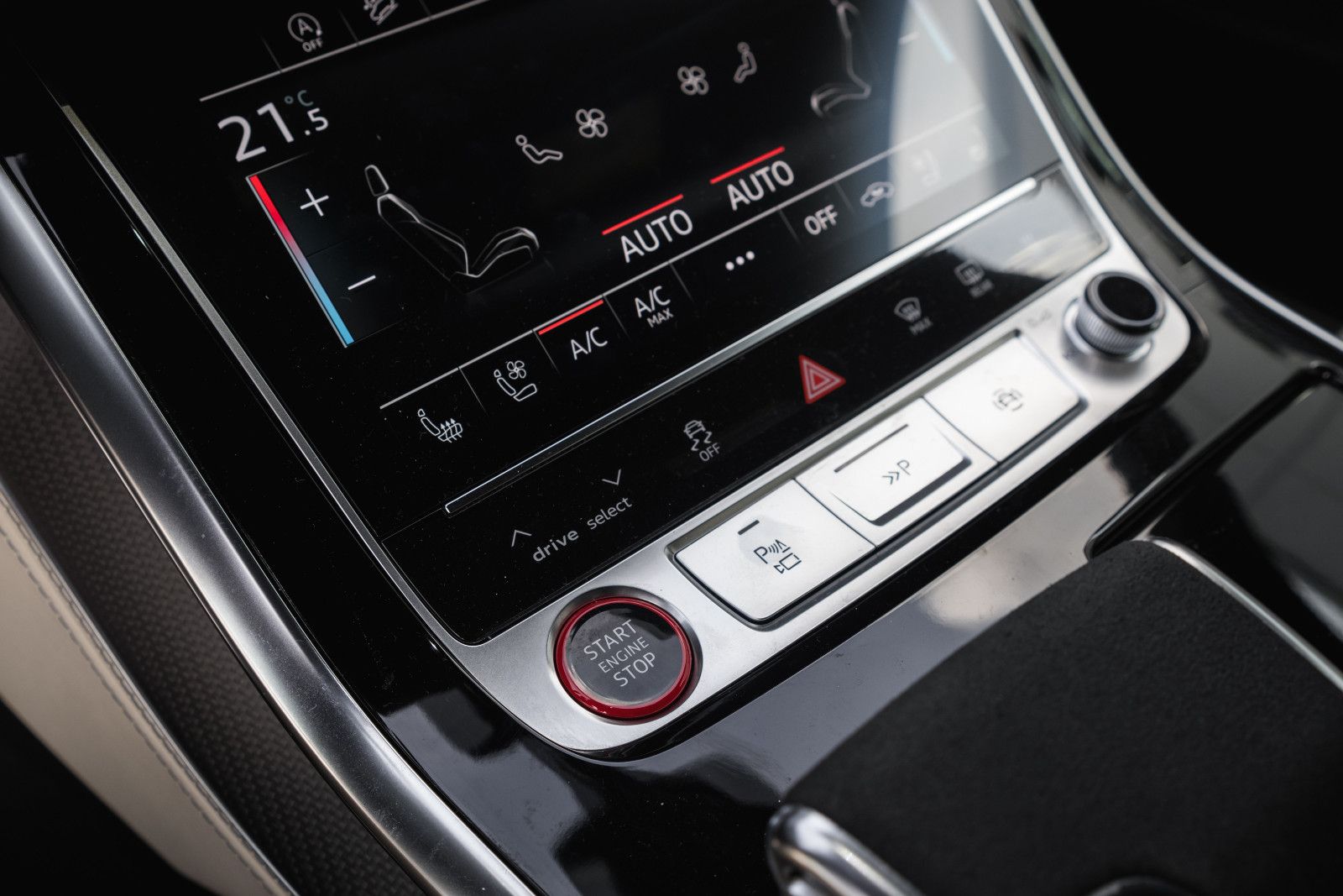 Fahrzeugabbildung Audi RSQ8 4.0 TFSI -Assistentz-Paket -Plus-Keramik-Br