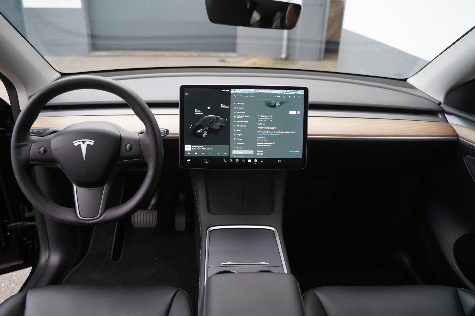 Tesla Model Y Long Range AWD *20-Zoll*