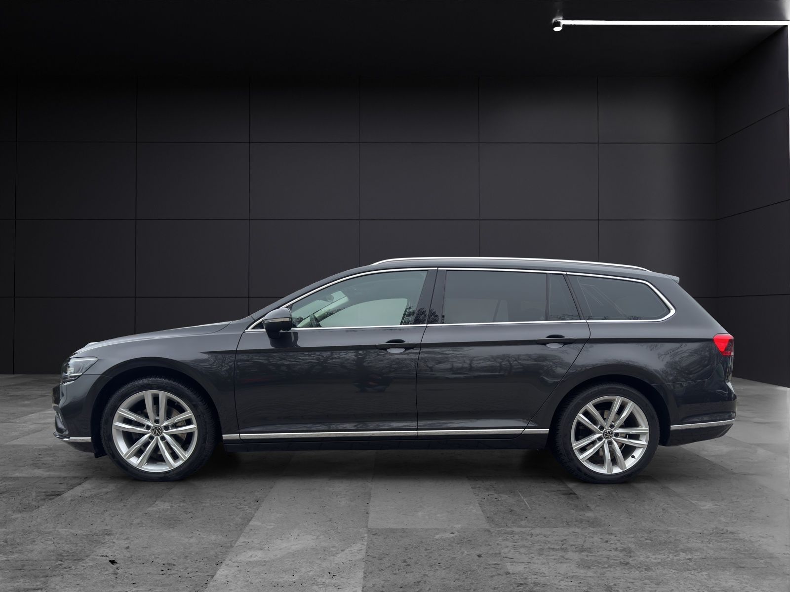 Fahrzeugabbildung Volkswagen Passat Variant TSI Elegance DSG Navi ACC RFK AID