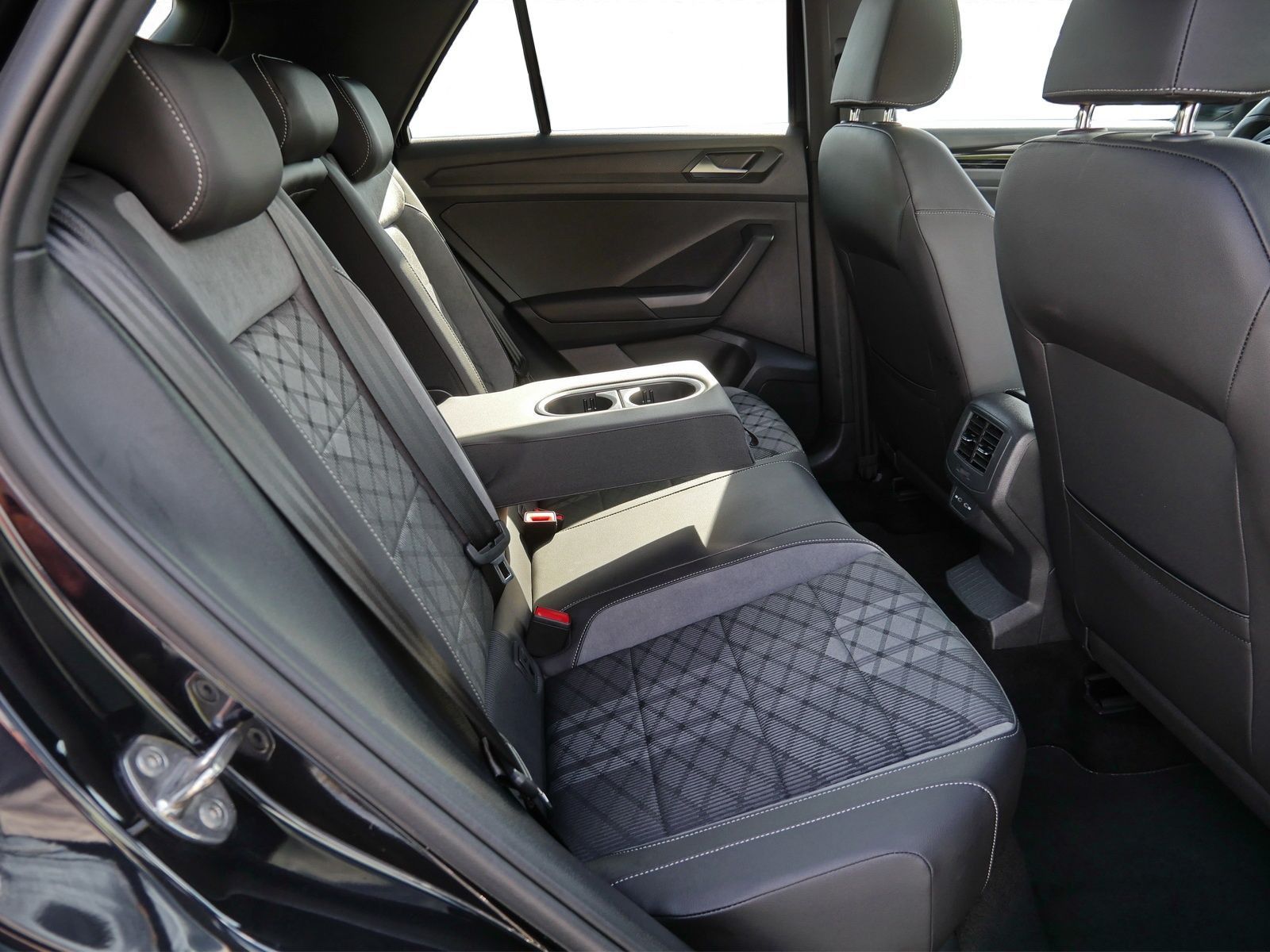 Volkswagen T-Roc - Bild 16