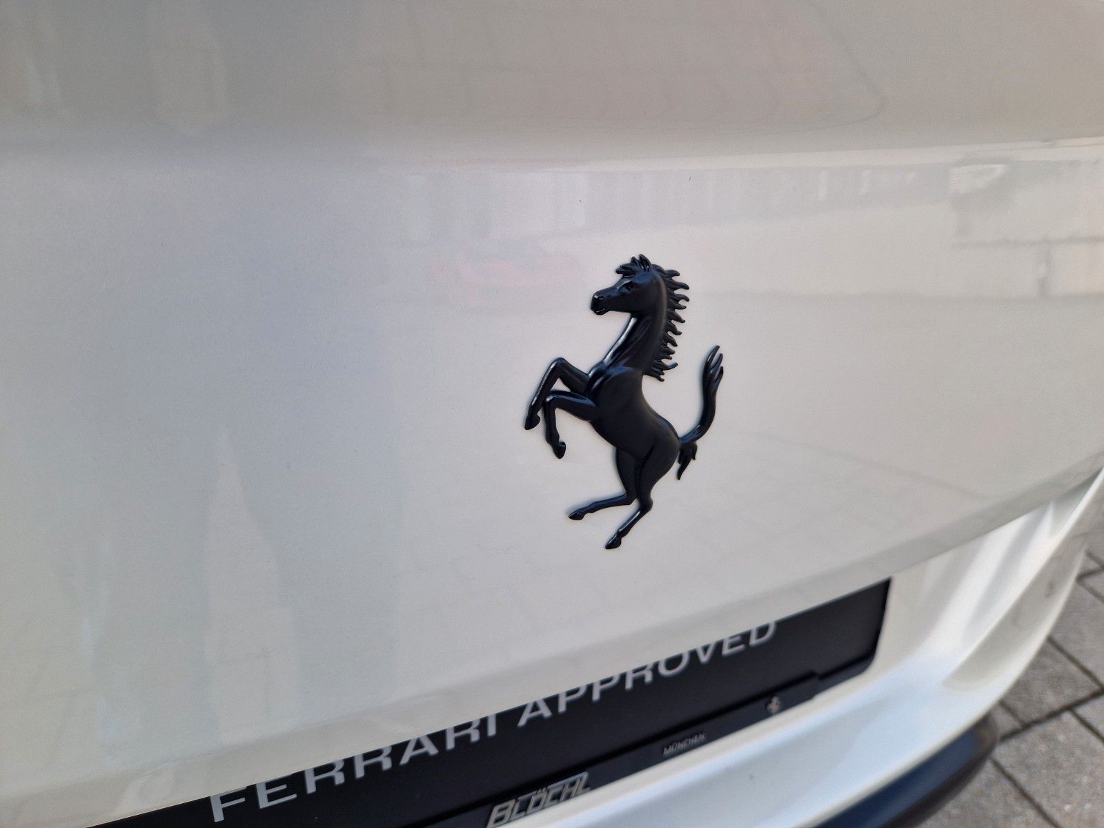 Fahrzeugabbildung Ferrari FF*dt. Auto*Lift*Carbon*Sitzbelüftung*Display*