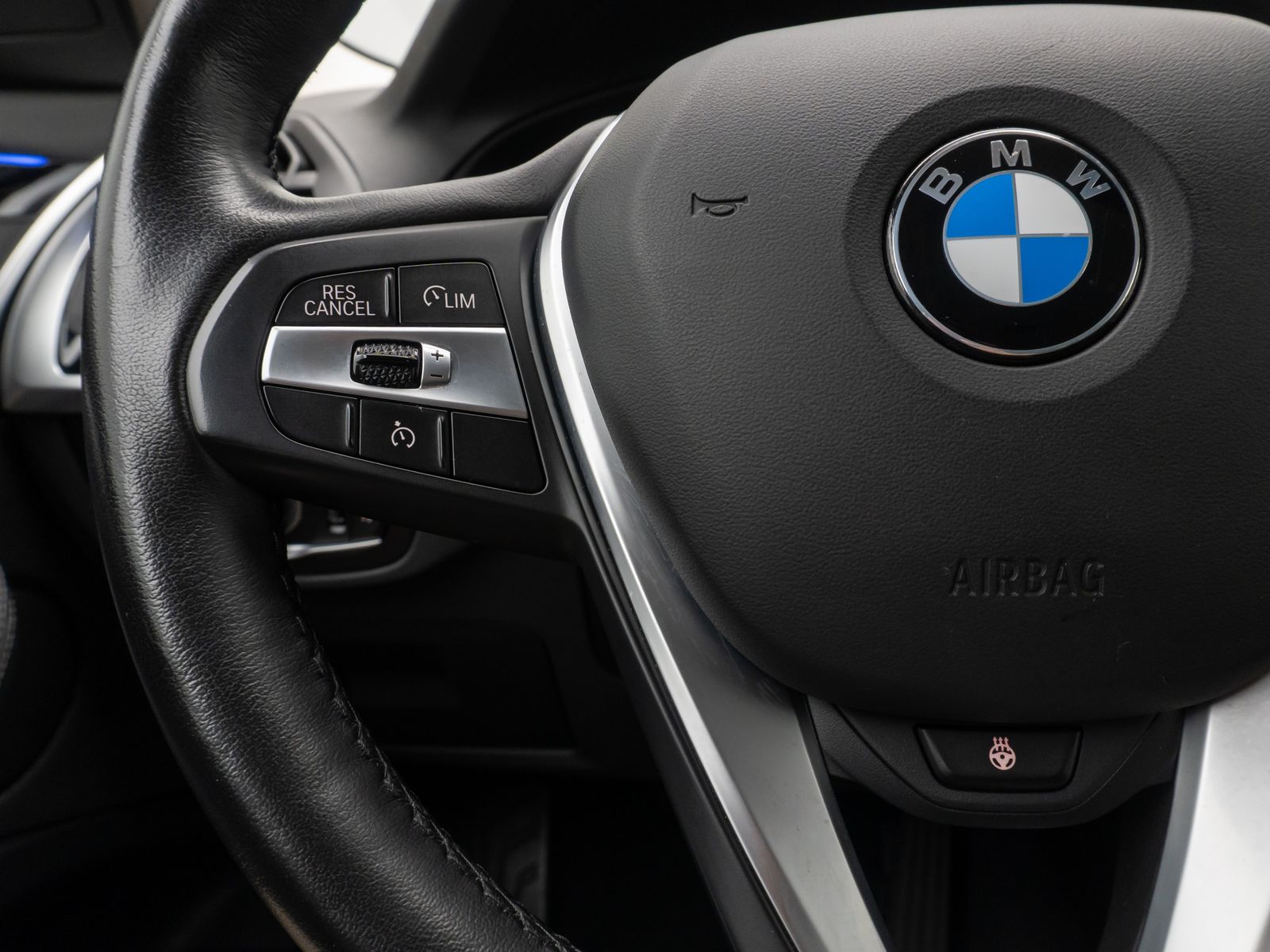 Fahrzeugabbildung BMW X3 xD20d xLine Kamera HUD DAB Alarm Komfort 19"