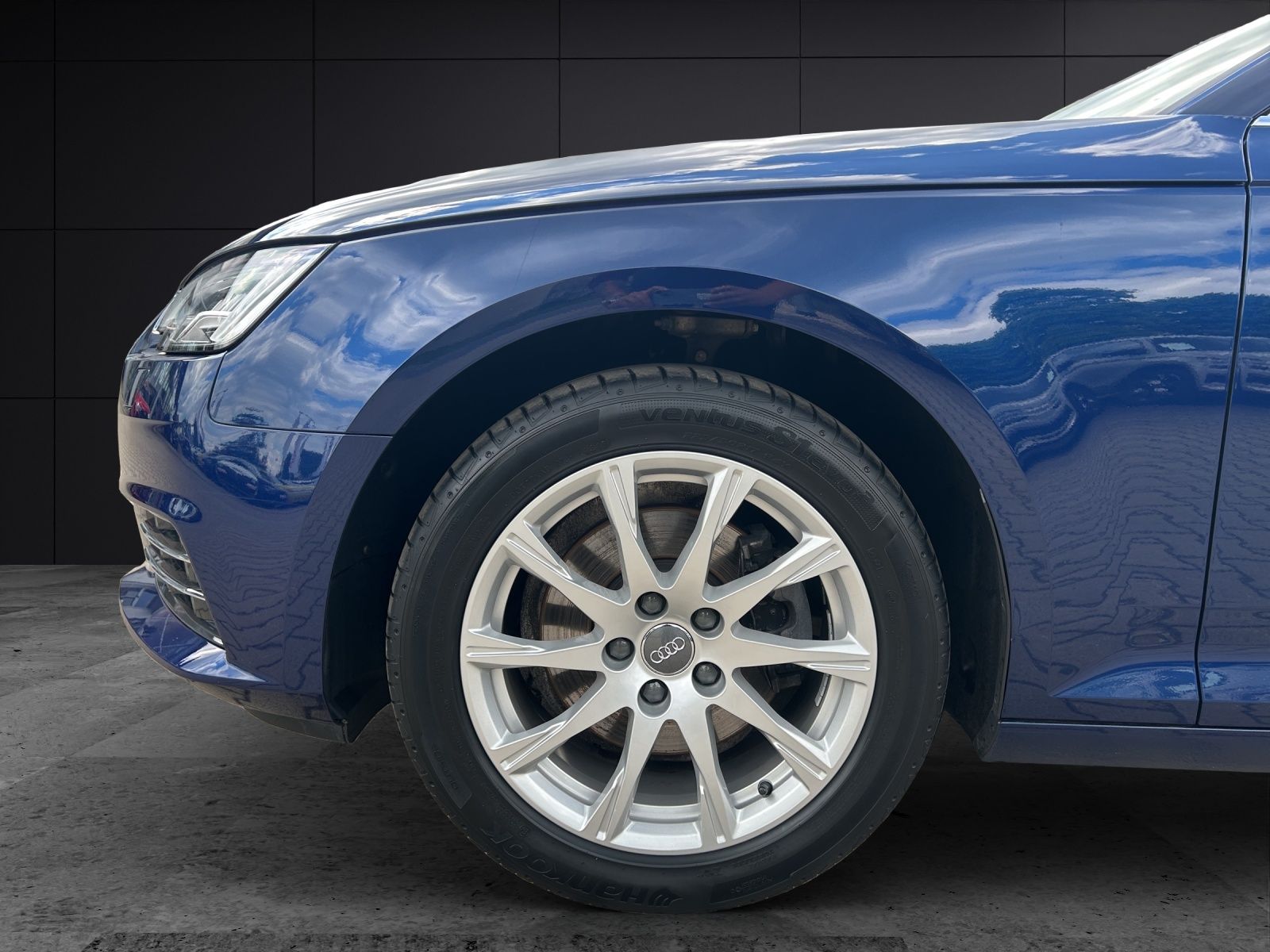 Fahrzeugabbildung Audi A4 Avant TFSI MATRIX B&O DAB