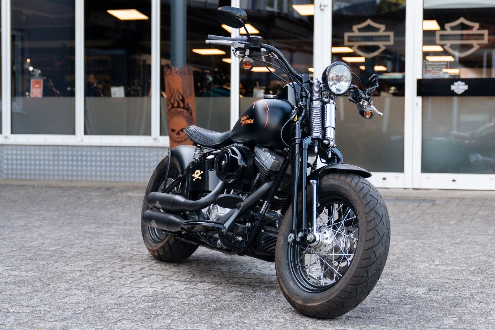 Fahrzeugabbildung Harley-Davidson FLSTSB Cross Bones 96 cui - Jekill - kurzes Heck